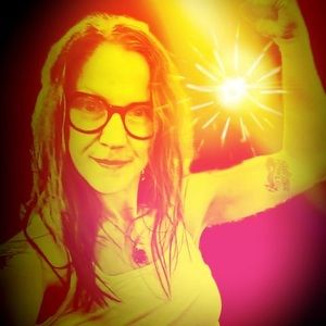 Meet your Posher, Avery